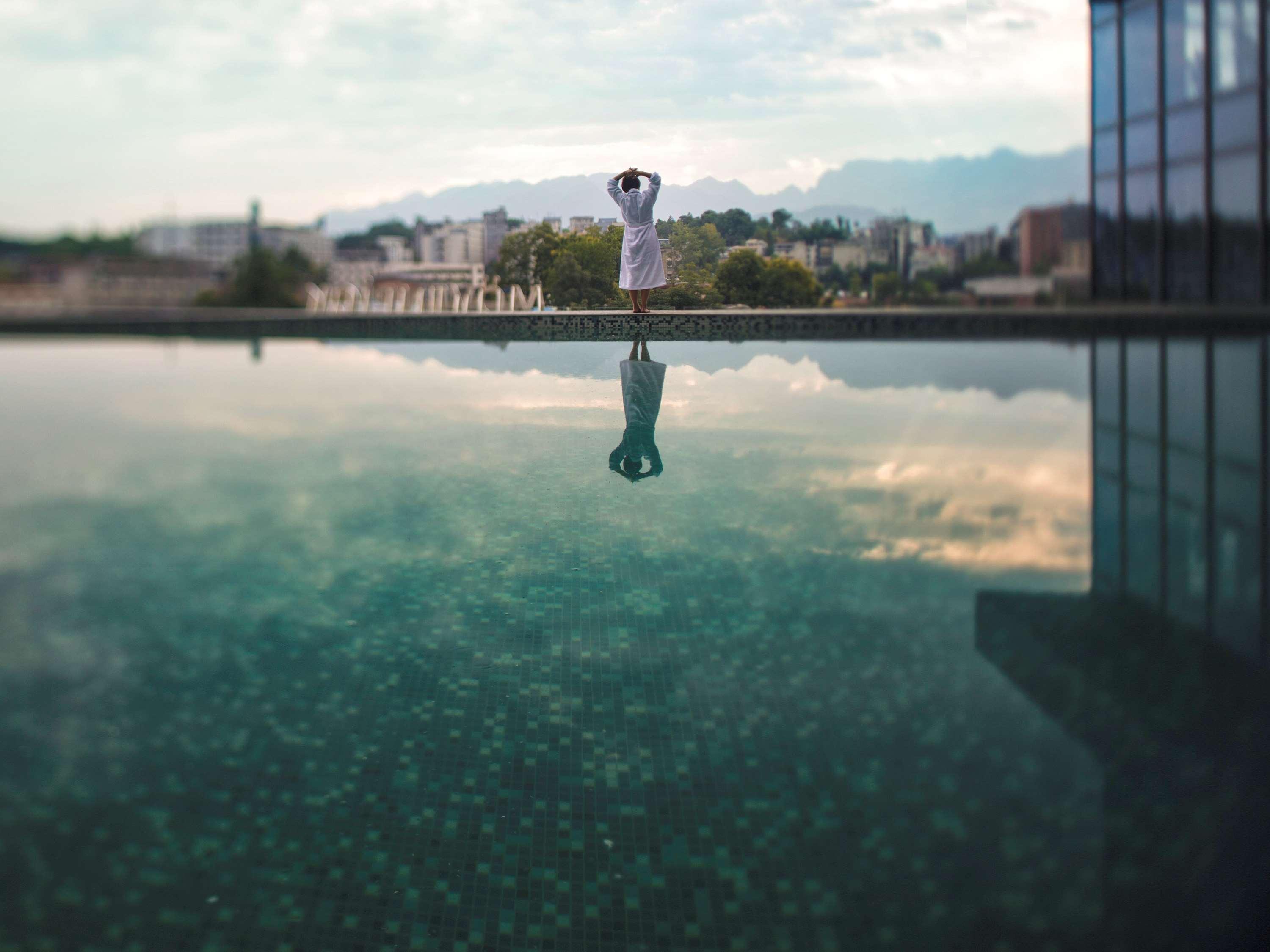 Movenpick Hotel Enshi Dış mekan fotoğraf